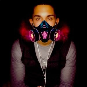 Meet your Posher, Carlo